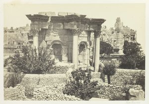 Det cirkulære tempel, Baalbec, 1857. af Francis Frith