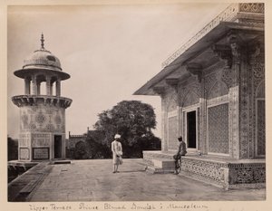 Øvre terrasse, prins Etmad Dowlah; mausoleum, Agra af Francis Frith