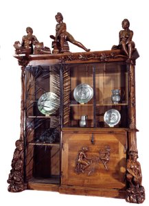 Møbler: reol af valnød og smedejern fremstillet af Francois Hubert Carabin (1862-1932) 1890 søn. 2,9 m Paris. Orsay Museum af Francois Rupert Carabin
