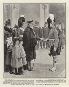 Kongen uddeler krigsmedaljer til Argyll and Sutherland Highlanders på Balmoral af Frank Dadd