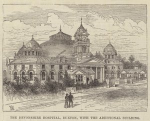 Devonshire Hospital, Buxton, med den supplerende bygning af Frank Watkins