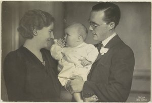 Portræt af Juliana, dronning af Holland, Bernhard van Lippe-Biesterfeld og Beatrix, dronning af Holland af Franz Ziegler
