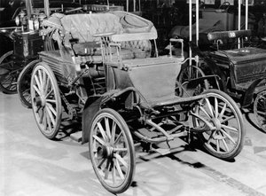 Benz bil, 1898 af French Photographer