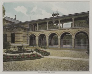 Gårdhave til Lycee Moliere, Paris (farvefoto) af French Photographer