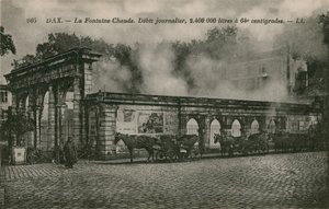 Dax - varmtvandskilde (dagligt flow: 2400000 liter ved 64 grader). Postkort sendt i 1913. af French Photographer