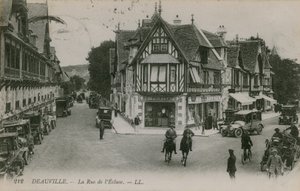 Deauville, La Rue de lEcluse. Postkort sendt i 1913. af French Photographer
