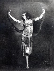 Ida Rubinstein i rollen som Salome (bw foto) af French Photographer