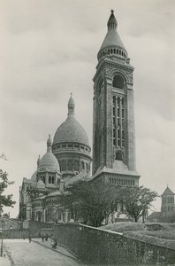 La Basilique du Sacre-Coeur, Campanile, Basilica of Sacre-Coeur og Campanile (fotogravering) af French Photographer