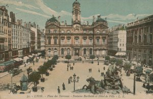Lyon - Place des Terreaux - Bartholdi-fontænen og rådhuset. Postkort sendt i 1913. af French Photographer