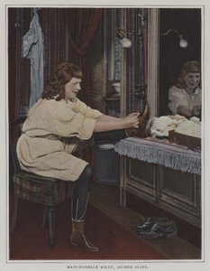 Mademoiselle Salle, anden sujet, i hendes omklædningsrum (farvefoto) af French Photographer