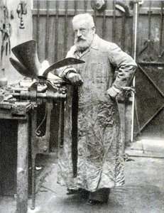 Portræt af Fernand Forest (1851 - 1914), fransk opfinder (motor, autodele...) - fotografering af French Photographer