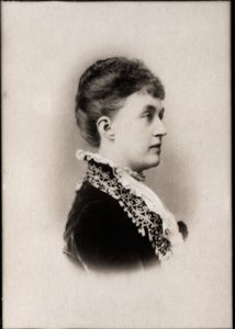 Portræt af prinsesse Adelheid Marie af Anhalt Dessau (1833-1916), storhertuginde af Luxembourg. af French Photographer