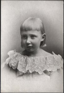 Portræt af prinsesse Dagmar af Danmark og Island (1890-1961). af French Photographer