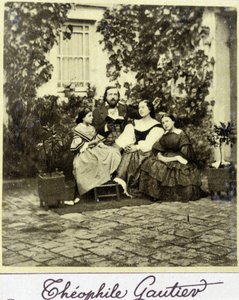 Portræt af Théophile Gautier (1811 - 1872) i familien. af French Photographer