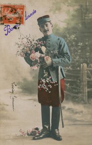 Soldat med et bundt blomster, nytårspostkort, 1913 af French Photographer