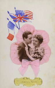 Souvenirkort, der viser franske, engelske og amerikanske flag af French Photographer