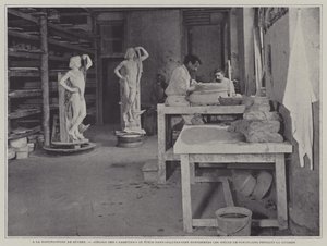 Workshop til fremstilling af beholdere til porcelænsstykker, der skal anbringes i under brænding på Sevres porcelænsfabrik, Frankrig (s/h foto) af French Photographer