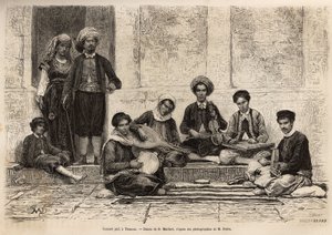 Et jødisk orkester, i Tlemcen, uvægerligt sammensat af 5 instrumenter: rbab monteres på 2 strenge; kouistra, en slags lut; kamendja eller violin; centihren, en slags flad trapezkasse og derbouchaen, en slags tamburin i jorden; alle mu af French School