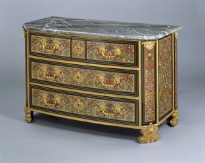 En Louis XIV kommode, ca. 1710 (polykrom skildpadde og messingindlæg)
