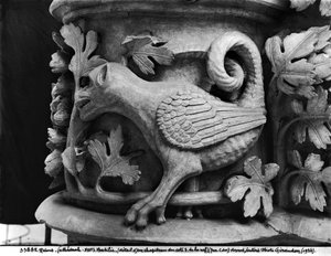 Basilisk, hovedstad fra katedralen Notre Dame i Reims (gipsstøbt af sten) af French School
