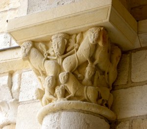 Kapital, der forestiller løver og ansigter af French School