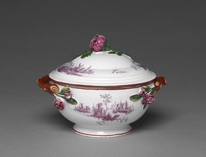 Covered Bowl, manufactured by the Saint Clement Factory, c.1775dani af French School