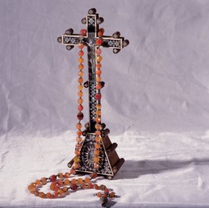Krucifiks og rosenkrans siges at have tilhørt Mary Queen of Scots (1542-87) af French School
