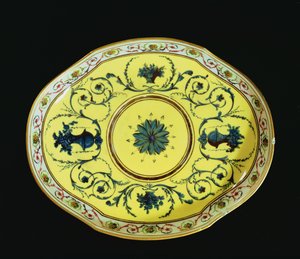 Fad med gul baggrund, Sevres Workshop (porcelæn)