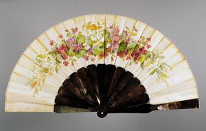 Håndvifte med blomstermotiver, malet silke og perlemor, skabt af Felix Alexandre, Paris af French School