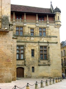 Rettens hus af French School