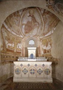 Indvendigt billede af koret med Kristus i Majestæt, Peters korsfæstelse og andre scener (fresco) af French School