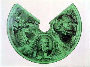 Lampeskærm dekoreret med et portræt af Giuseppe Verdi (1813-1901) og scener fra Othello og The Force of Destiny (gravering på papir) af French School