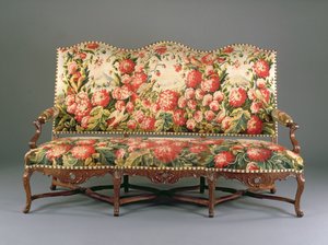 Louis XIV Canape, ca. 1710 (udskåret valnød og gobelin) (se også 220170) af French School