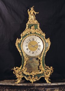 Louis XV Style ur overvundet af en kinesisk mand (ormolu)