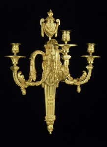 En af et par Louis XVI tregrenede væglamper, ca. 1775 (ormolu)