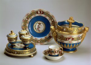 Plat de Menage, fad, kop og underkop og isskål fra Blue Cameo Service, Sevres, 1778-9 (blødt porcelæn)
