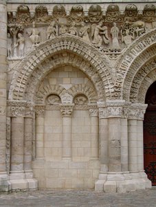 Portal fra Vestfacaderne af French School