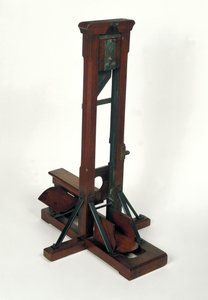 Reduceret model af en guillotine (træ og metal) (se også 50504)