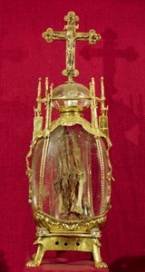 Relikvieskrin indeholdende St. Attalias hånd (ca. 697-741) 12.-15. århundrede (kobber, forgyldt sølv og bjergkrystal) af French School