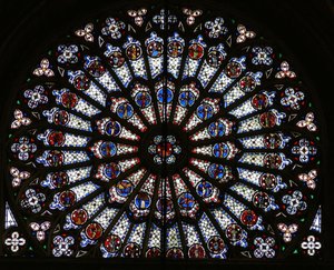 Rose vindue, der forestiller Kristus omgivet af de tolv apostle og evangelistsymboler af French School