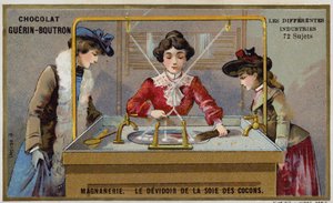 Silkefremstilling. Spinning af fibrene på en rulle (chromolitho) af French School