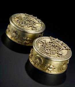 Silver-gilt small circular box with cover from the Lennoxlove toilet service, owned by Frances Teresa Stewart, Duchess of Richmond and Lennox: French, Paris, assayed between September 1672 and October 1674dani af French School