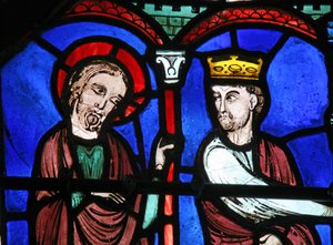 Das St. Thomas Fenster: Er wird vom König Gold gezeigt