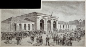 Menneskemængden foran lighuset i Paris i 1886. af French School
