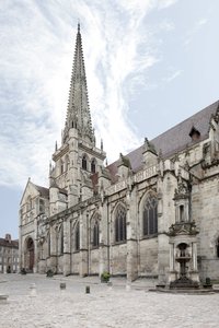 Udsigt over Cathedrale Saint Lazare d