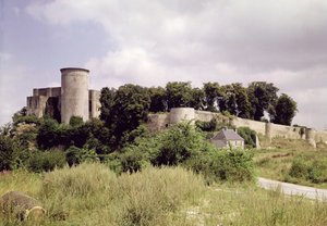 Udsigt over Tour de Talbot og slottet (se også 87683) af French School