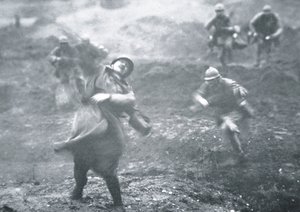 WWI fransk soldat ramt af skudvåben under et fremskridt på den vestlige front af French School