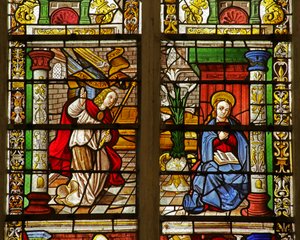 Vindue, der viser bebudelsen (farvet glas) af French School