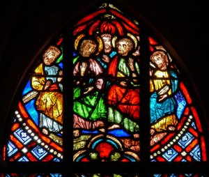Vindue w0 forestillende pinse- Jomfru og fire apostle af French School