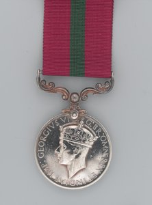 Medalje for lang tjeneste og god opførsel, regimentssergent-major Hassan Jabir, Kongens afrikanske rifler